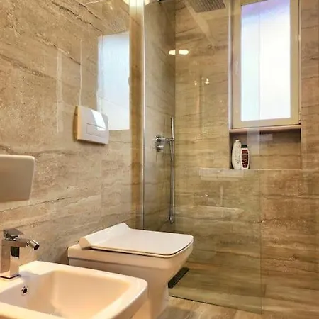 Toptani Deluxe Flat W 24h Check In