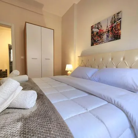 Toptani Deluxe Flat W 24h Check In Tirana