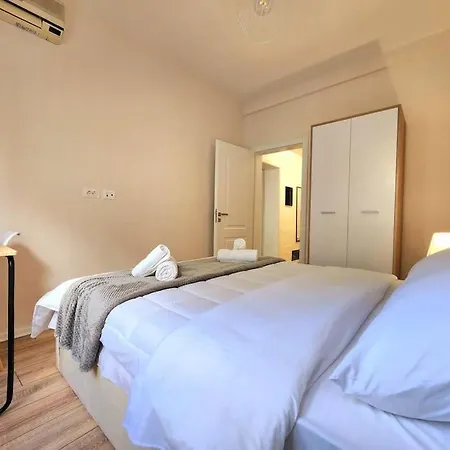 Apartmán Toptani Deluxe Flat W 24h Check In